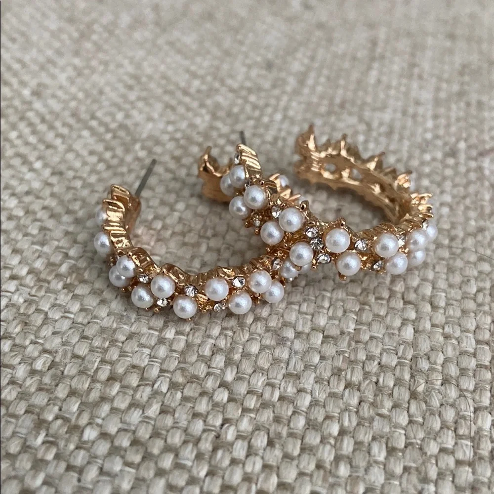Arya Pearl Statement Hoops